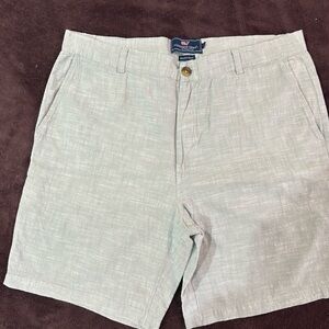 Vineyard Vines Men's Light Gray/blueish  Shorts- size 38- 100% cotton-